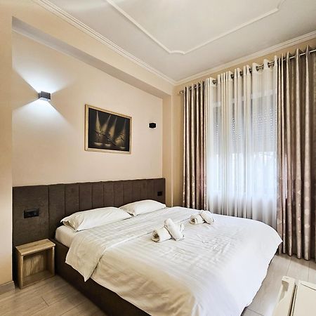 Sunflower Junior Suite Tirana Buitenkant foto